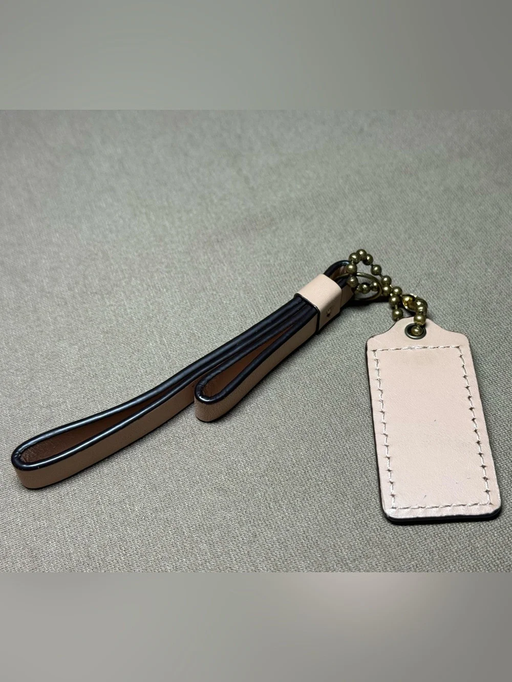 COACH Beige Leather Wristlet Charm z& Hangtag